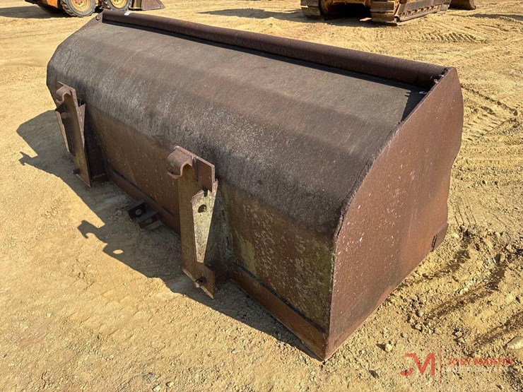85"-high-capacity-bucket-skid-steer-attachment-image-2