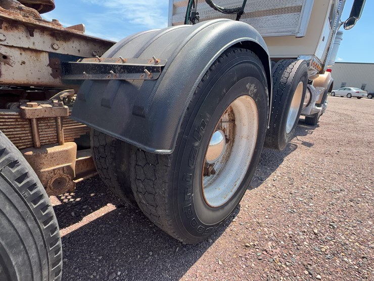 2011-western-star-4900fa-image-26
