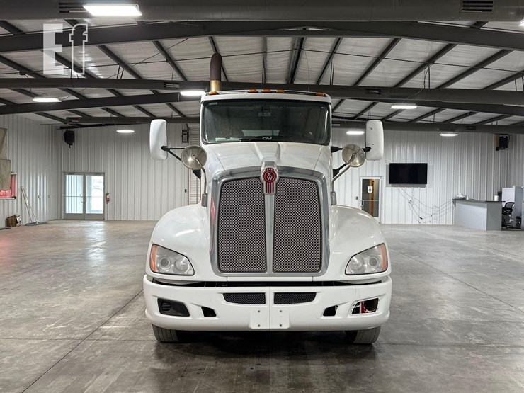 2009-kenworth-t660-image-7