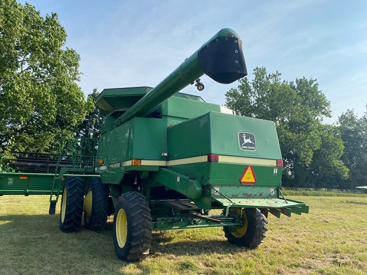 john-deere-9600-4x4-combine-image-4