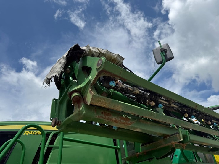 2016-john-deere-r4038-image-82