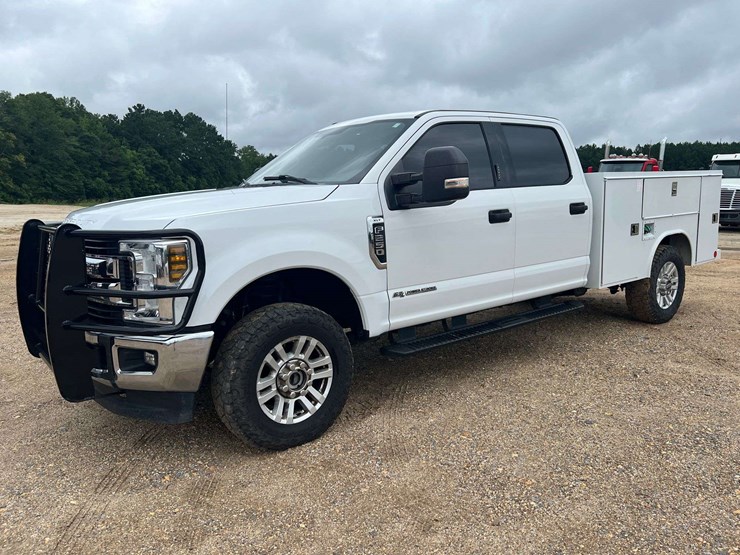 2019-ford-f250-xlt-image-1