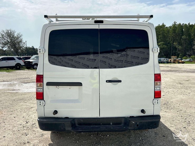 2014-nissan-nv1500-image-27