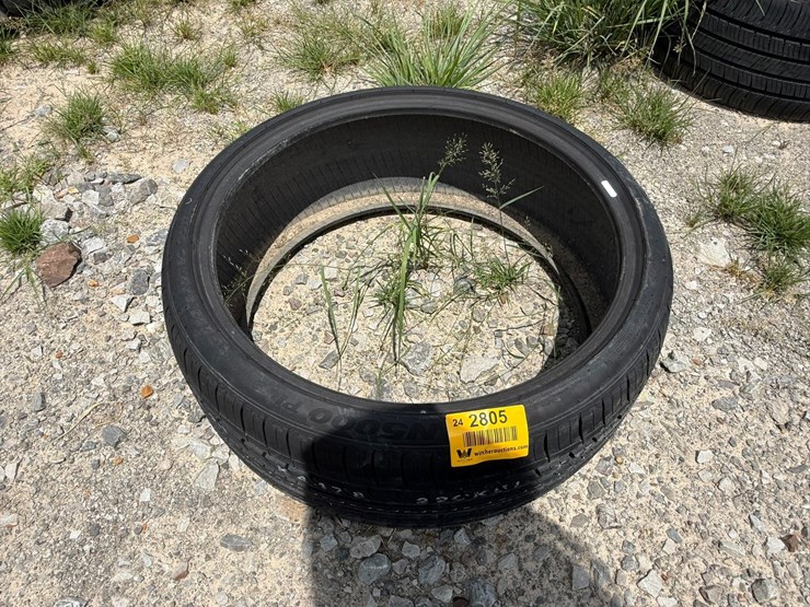 #2805-•-(1)-nexen-225/35zr20-tire-inv#-2805-image-2