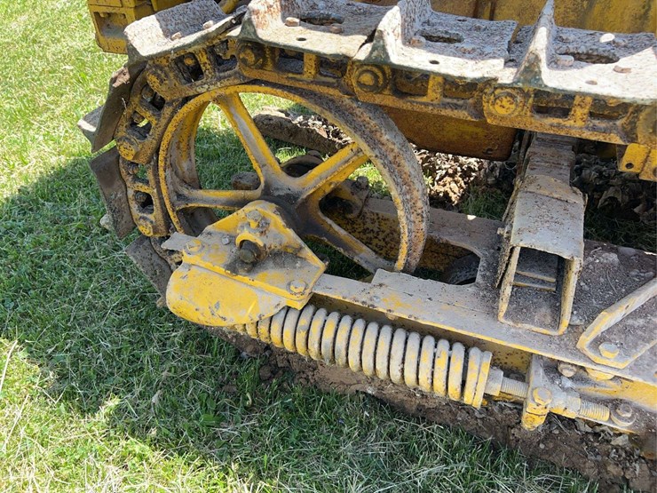 caterpillar-ten-image-34