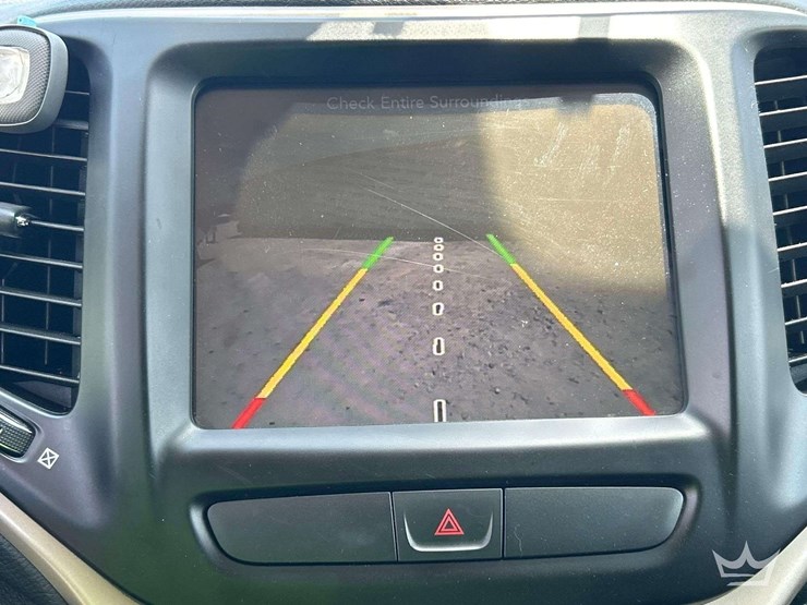 2016-jeep-cherokee-image-19