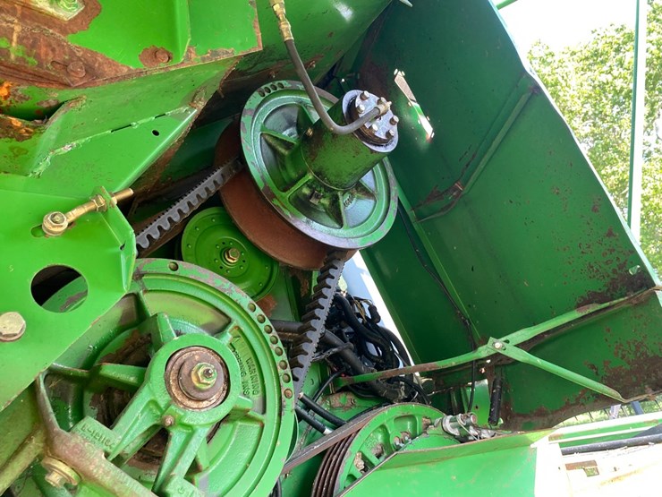 john-deere-9600-4x4-combine-image-55
