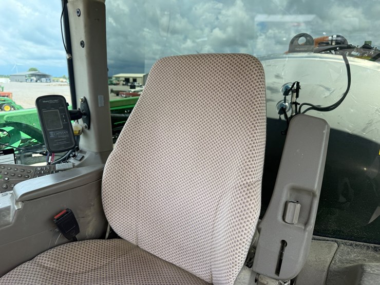 2016-john-deere-r4038-image-107