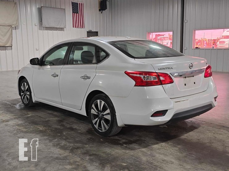 2017-nissan-sentra-image-4