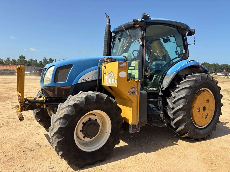 2010-new-holland-t6030-image-1