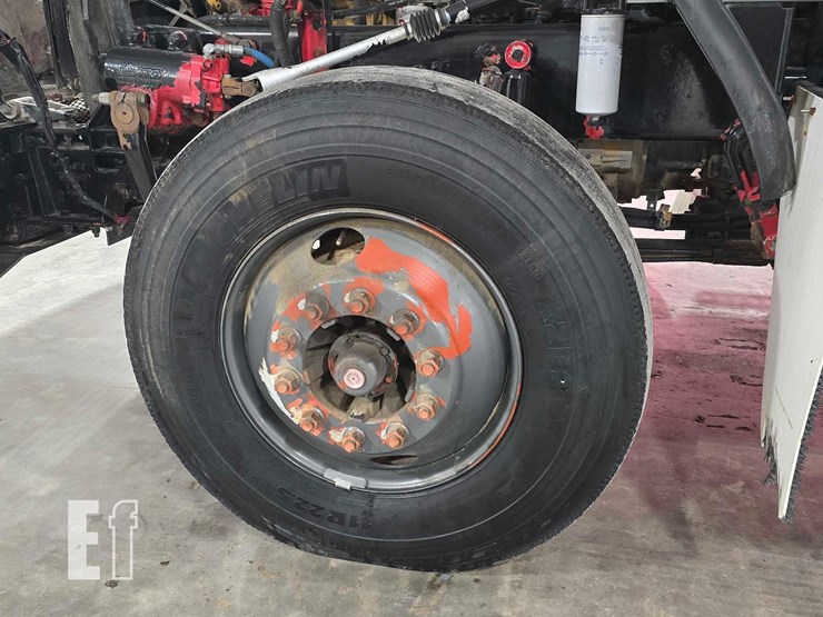 2005-kenworth-t800-image-28
