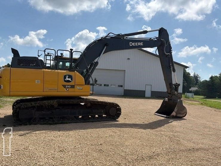 2023-deere-210-p-tier-image-6