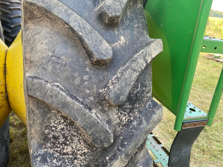 john-deere-9600-4x4-combine-image-89
