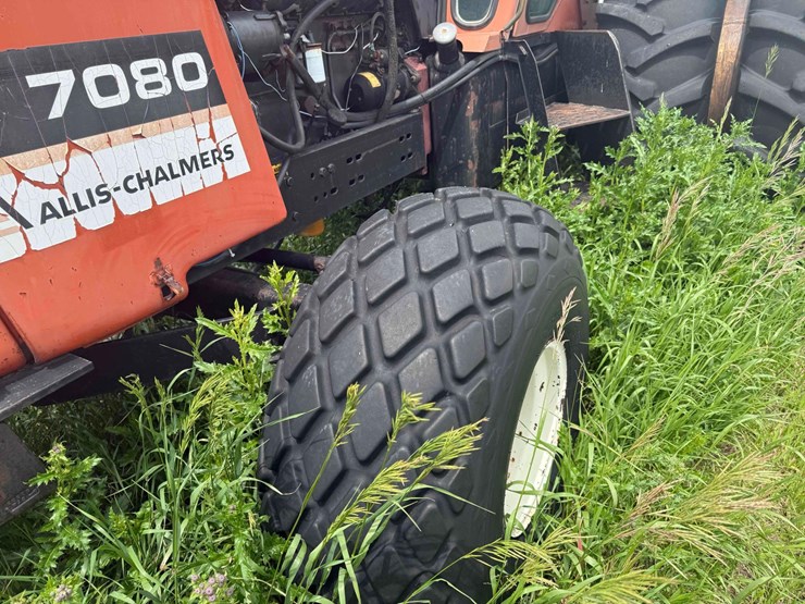 allis-chalmers-7080-tractor-image-4