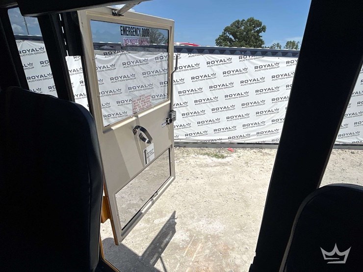 2016-freightliner-b2-image-18