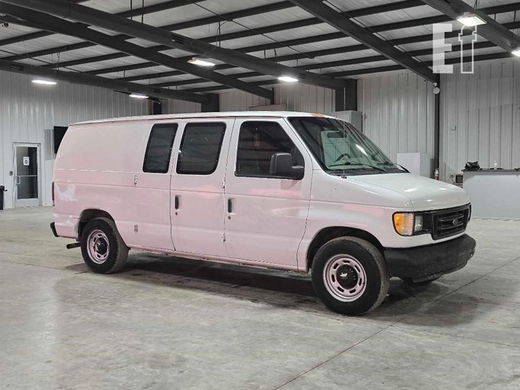 2005-2005-ford-econoline-van-6670-image-2