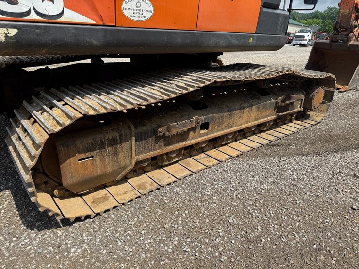 2015-hitachi-zx350lc-6n-image-16