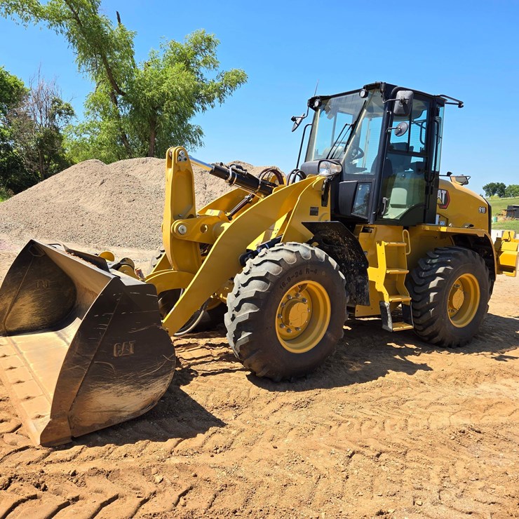 CATERPILLAR 910