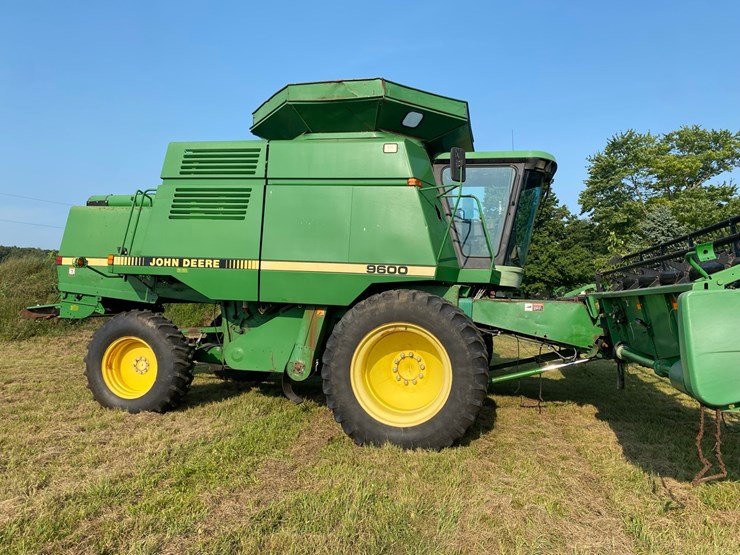 john-deere-9600-4x4-combine-image-1
