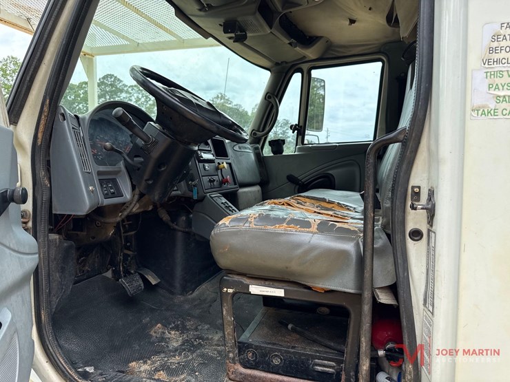 2004-international-durastar-4300-image-26