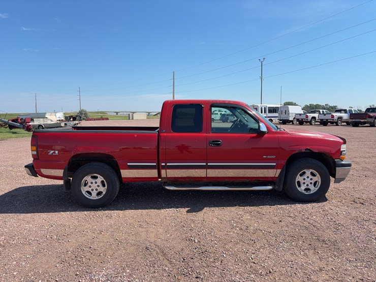 2001-chevrolet-silverado-1500-image-4