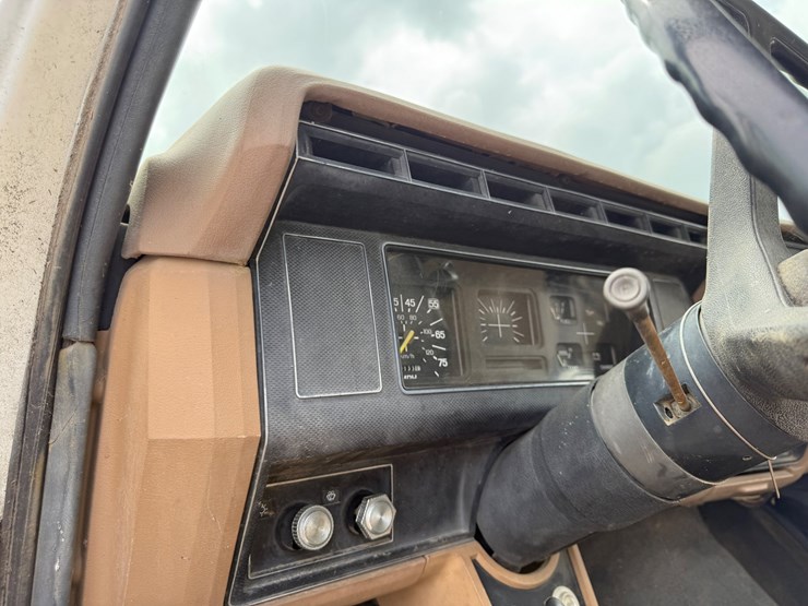 1989-ford-f700-image-81