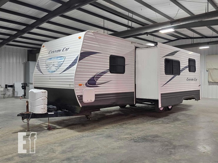 2014-palomino-canyon-cat-27rbsc-image-1
