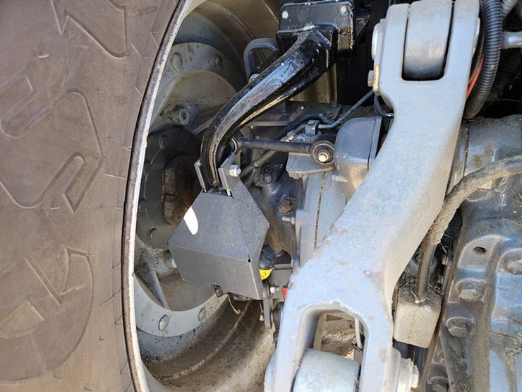massey-ferguson-7624-image-65