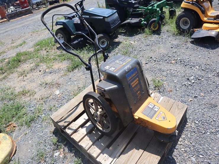 cub-cadet-weed-wacker-image-2