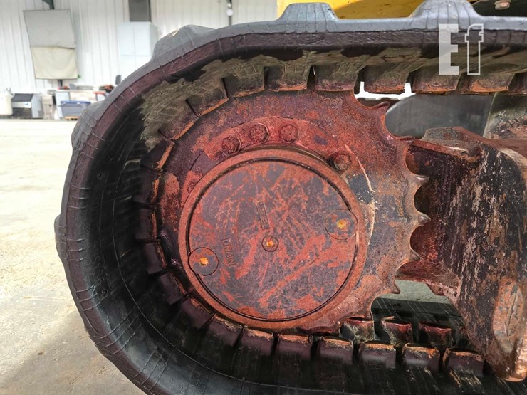 2021-deere-35g-image-35