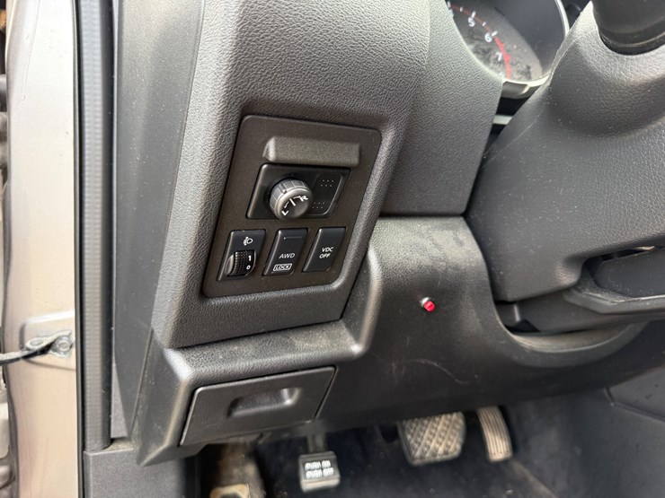 2010-nissan-rogue-image-66
