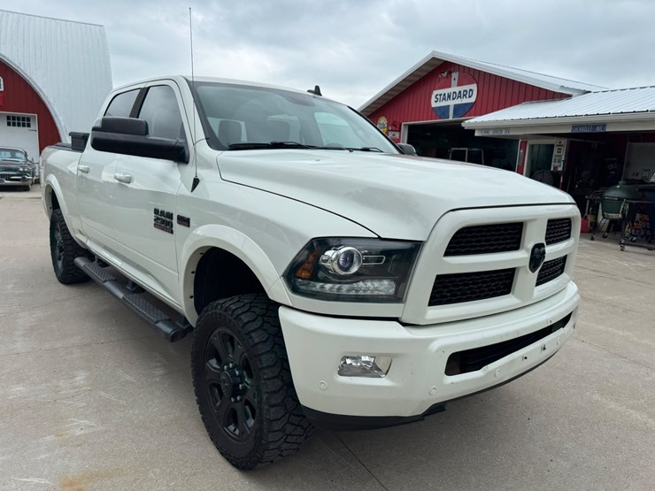 2016-dodge-ram-2500-image-2
