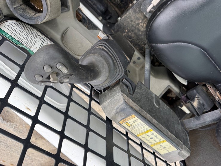 bobcat-t550-image-39