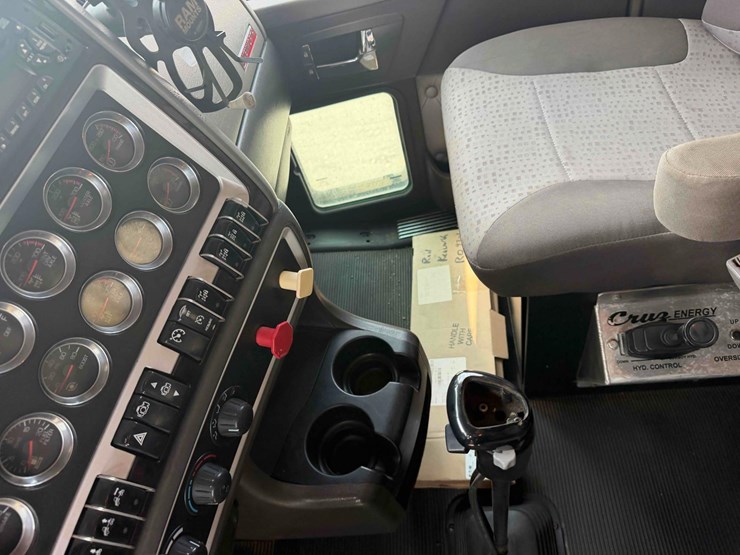 2012-kenworth-t800-image-7
