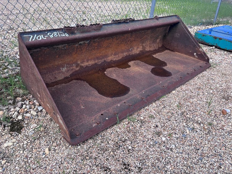 #8004-•-84in-cat-skid-steer-bucket-image-1