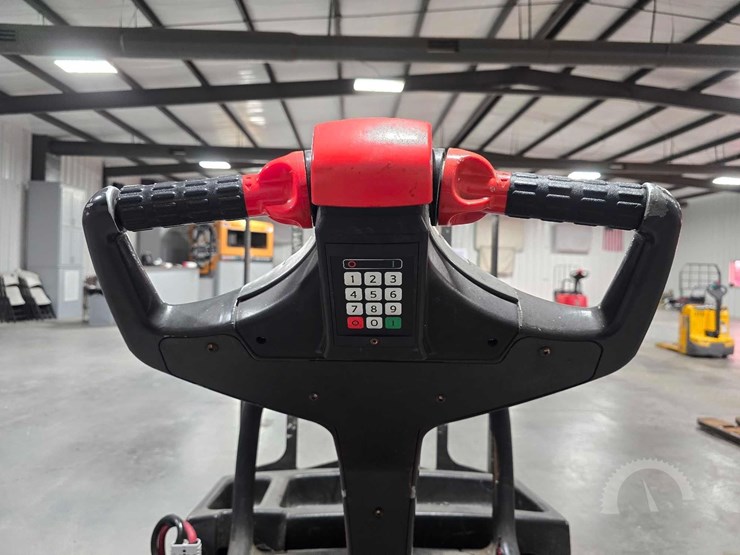 raymond-8410-image-12