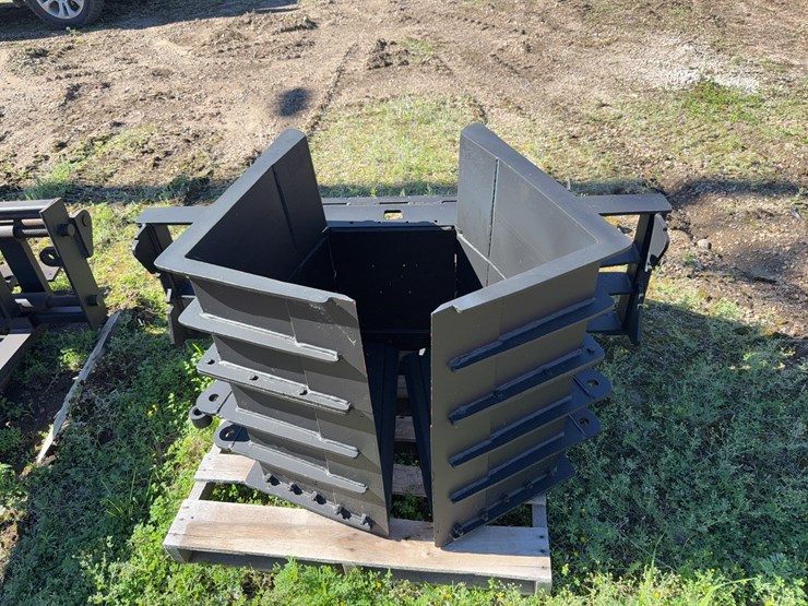 3-in-1-clamshell-bucket-image-2