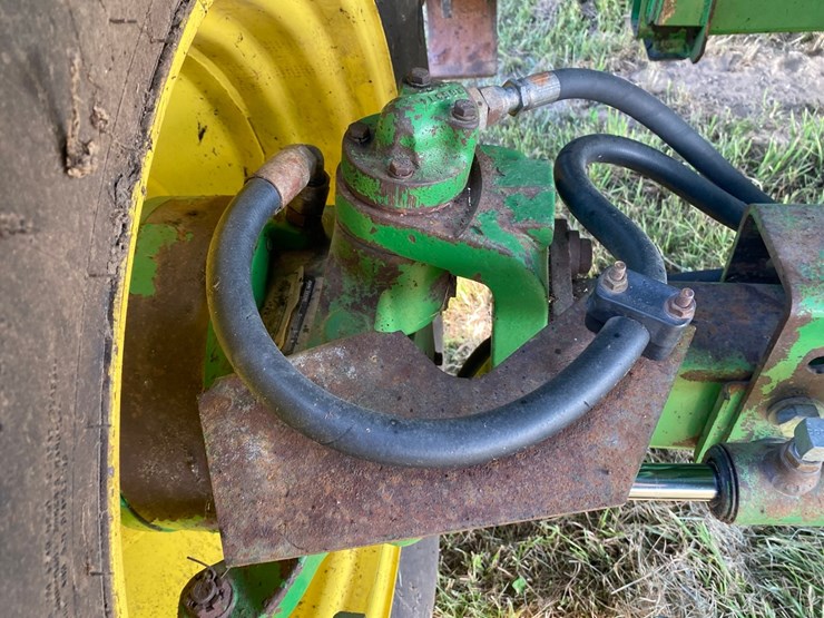john-deere-9600-4x4-combine-image-49