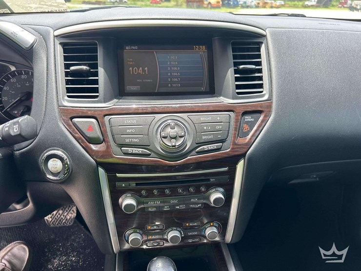 2013-nissan-pathfinder-image-18