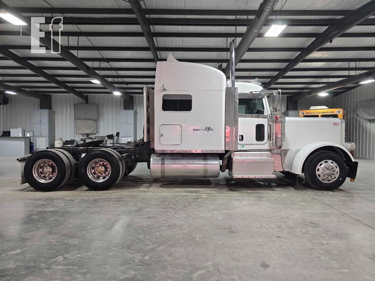2015-peterbilt-389-image-6
