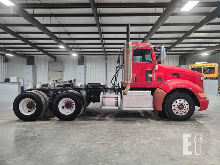 2013-peterbilt-386-image-6