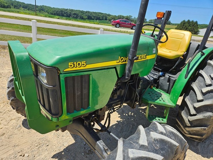 john-deere-5105-image-11