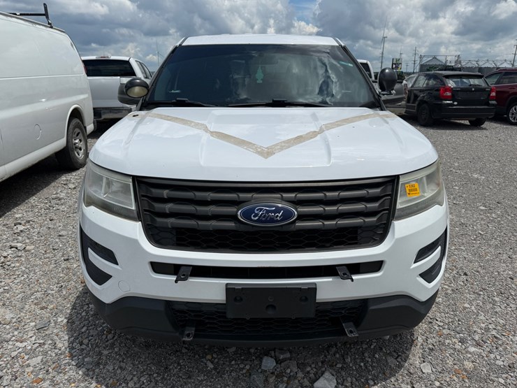 2017-ford-explorer-image-21