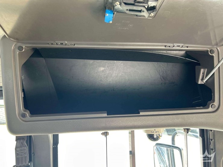 2016-freightliner-b2-image-30