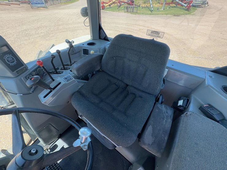 1996-white-6195f-tractor-image-35