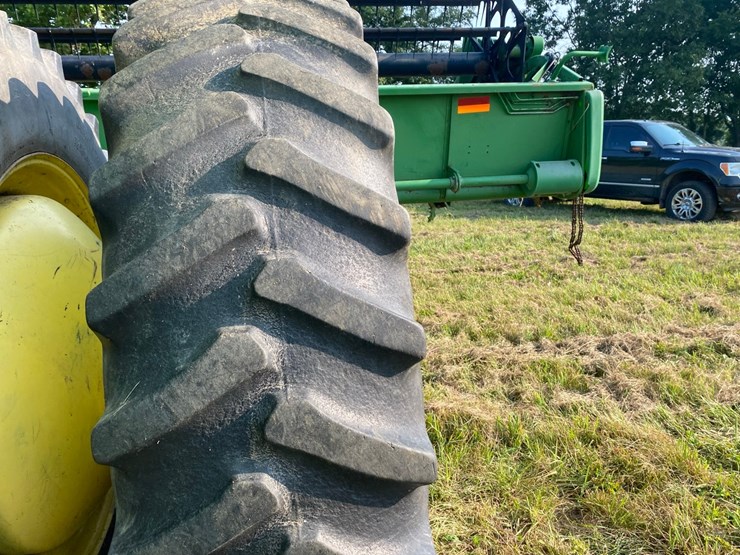 john-deere-9600-4x4-combine-image-97