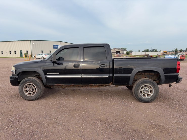 2003-gmc-sierra-2500hd-image-8