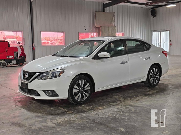 2017-nissan-sentra-image-1