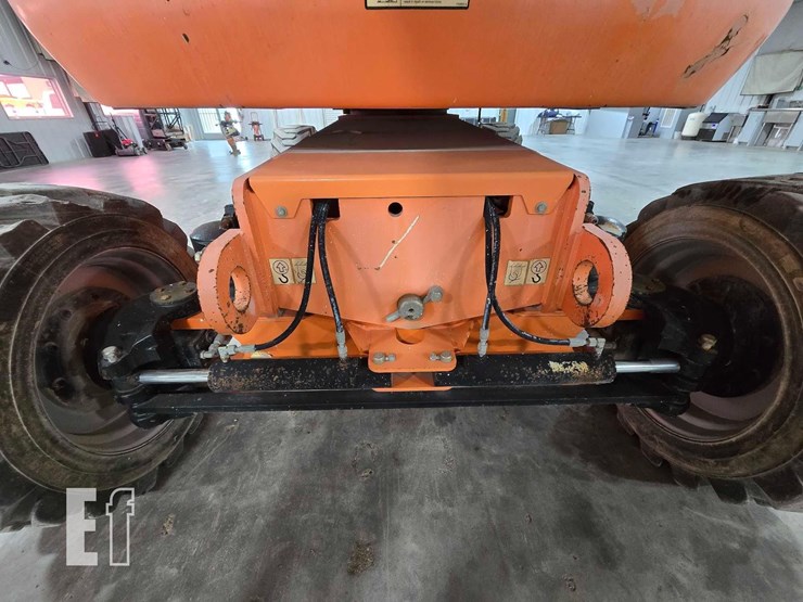 2016-jlg-800aj-image-21
