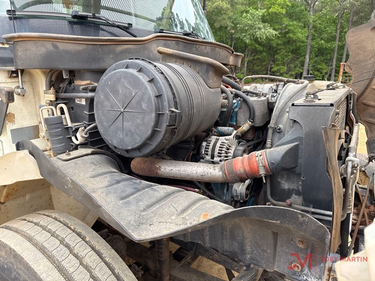 2004-international-durastar-4300-image-23